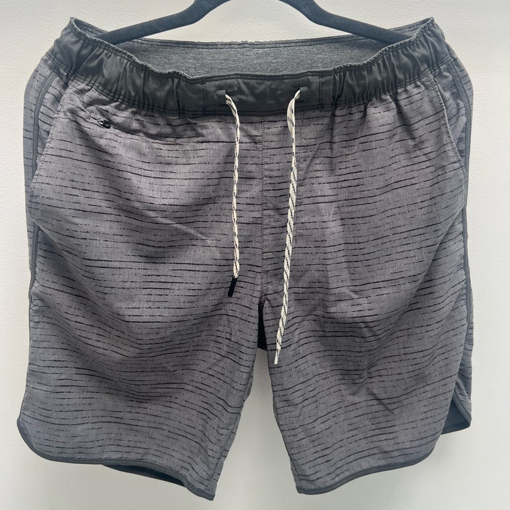 7 Diamonds Printed Core Active 7” Short Grey Mens Small